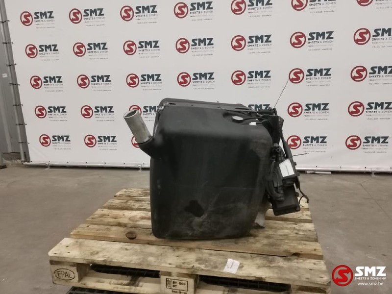 Mercedes-Benz Occ AdBlue tank 95L met pomp - Rezervor pentru AdBlue pentru Camion: Foto 1 Mercedes-Benz Occ AdBlue tank 95L met pomp - Rezervor pentru AdBlue pentru Camion: Foto 1