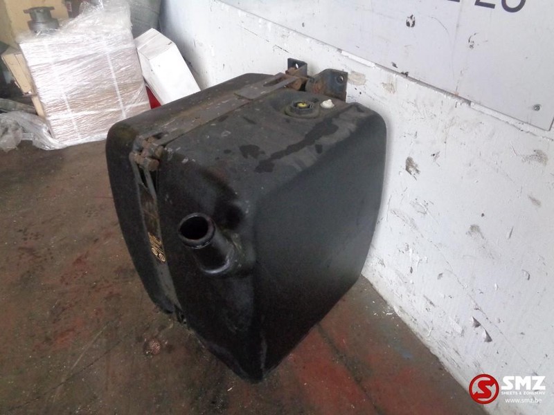 Mercedes-Benz Occ adbleu tank 85L - Rezervor pentru AdBlue pentru Camion: Foto 3 Mercedes-Benz Occ adbleu tank 85L - Rezervor pentru AdBlue pentru Camion: Foto 3