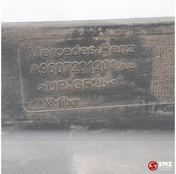 Mercedes-Benz Occ deurverlenging rechts Mercedes - Uşă și piese pentru Camion: Foto 3 Mercedes-Benz Occ deurverlenging rechts Mercedes - Uşă și piese pentru Camion: Foto 3