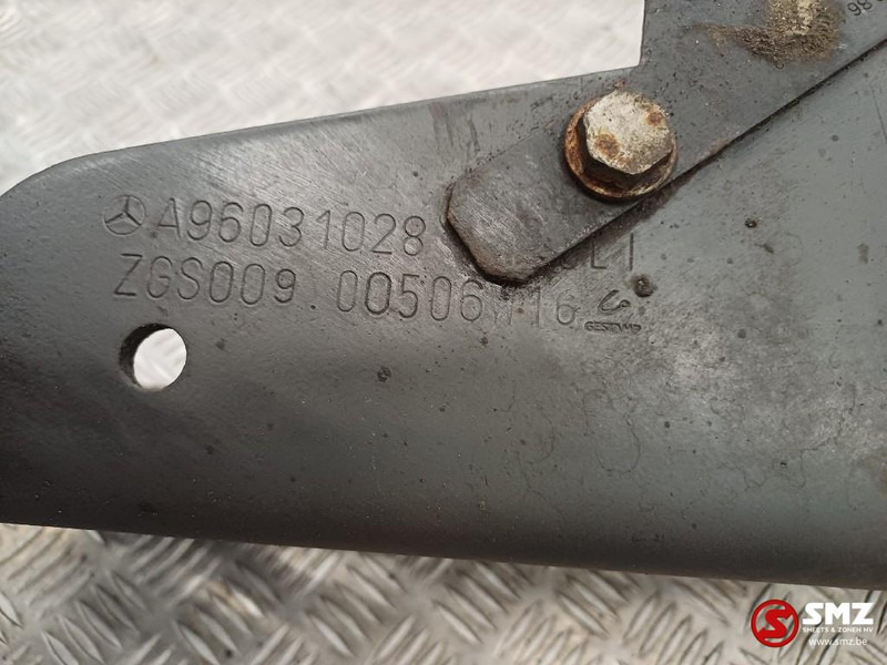 Mercedes-Benz Occ montagebeugel chassis links Mercedes - Cadru/ Şasiu pentru Camion: Foto 5 Mercedes-Benz Occ montagebeugel chassis links Mercedes - Cadru/ Şasiu pentru Camion: Foto 5