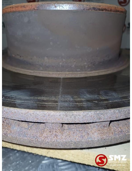 Mercedes-Benz Occ remschijf + wielnaafflens vooras Mercedes - Disc de frână pentru Camion: Foto 3 Mercedes-Benz Occ remschijf + wielnaafflens vooras Mercedes - Disc de frână pentru Camion: Foto 3