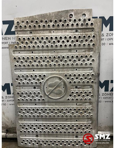 Mercedes-Benz Occ set bordesplaten + afdekplaat catalysator Merc - Cadru/ Şasiu pentru Camion: Foto 2 Mercedes-Benz Occ set bordesplaten + afdekplaat catalysator Merc - Cadru/ Şasiu pentru Camion: Foto 2