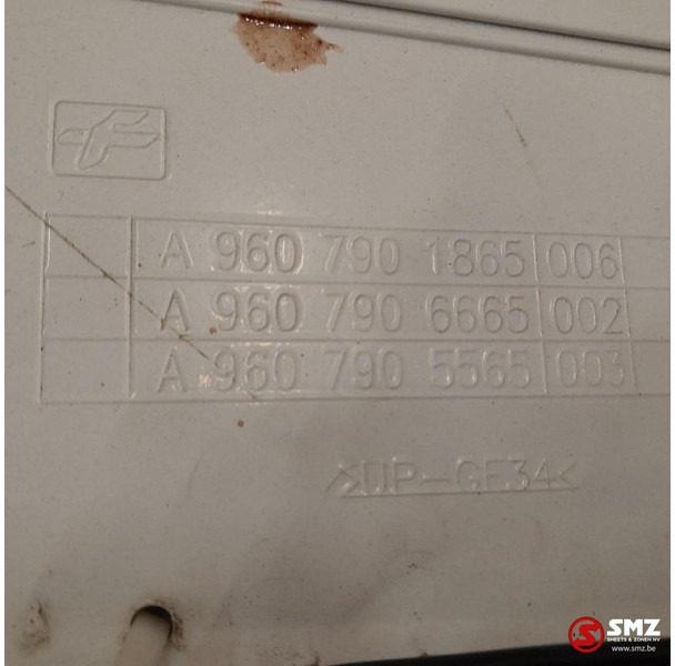 Mercedes-Benz Occ set cabinespoilers Mercedes - Aerodinamică/ Spoiler pentru Camion: Foto 4 Mercedes-Benz Occ set cabinespoilers Mercedes - Aerodinamică/ Spoiler pentru Camion: Foto 4