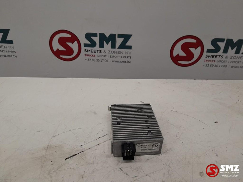 Mercedes-Benz Occ spanningsomvormer Mercedes Actros MP4 A0015421 - Calculator de bord pentru Camion: Foto 1 Mercedes-Benz Occ spanningsomvormer Mercedes Actros MP4 A0015421 - Calculator de bord pentru Camion: Foto 1