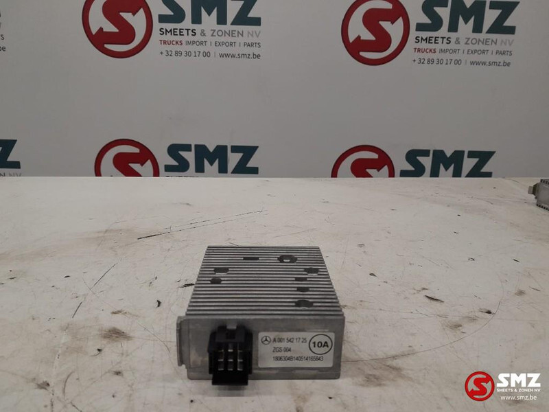 Mercedes-Benz Occ spanningsregeleenheid Mercedes Actros MP4 A001 - Calculator de bord pentru Camion: Foto 1 Mercedes-Benz Occ spanningsregeleenheid Mercedes Actros MP4 A001 - Calculator de bord pentru Camion: Foto 1