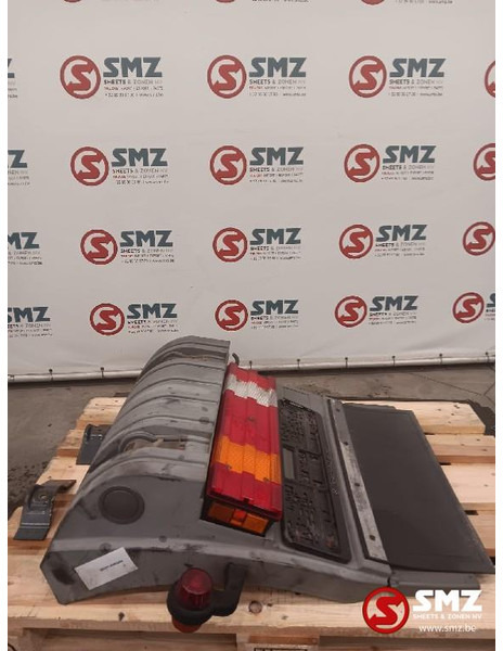 Mercedes-Benz Occ spatbord linksachteraan Mercedes Actros MP3 - Caroserie și exterior pentru Camion: Foto 3 Mercedes-Benz Occ spatbord linksachteraan Mercedes Actros MP3 - Caroserie și exterior pentru Camion: Foto 3