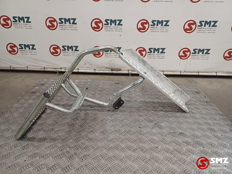 Mercedes-Benz Occ trap batterijbak Mercedes - Cadru/ Şasiu pentru Camion: Foto 4 Mercedes-Benz Occ trap batterijbak Mercedes - Cadru/ Şasiu pentru Camion: Foto 4