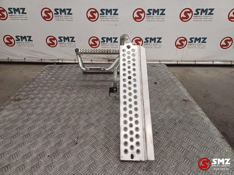 Mercedes-Benz Occ trap batterijbak Mercedes - Cadru/ Şasiu pentru Camion: Foto 3 Mercedes-Benz Occ trap batterijbak Mercedes - Cadru/ Şasiu pentru Camion: Foto 3