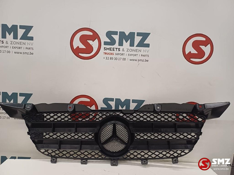Mercedes-Benz Radiator grille mercedes - Grilă pentru Camion: Foto 2 Mercedes-Benz Radiator grille mercedes - Grilă pentru Camion: Foto 2