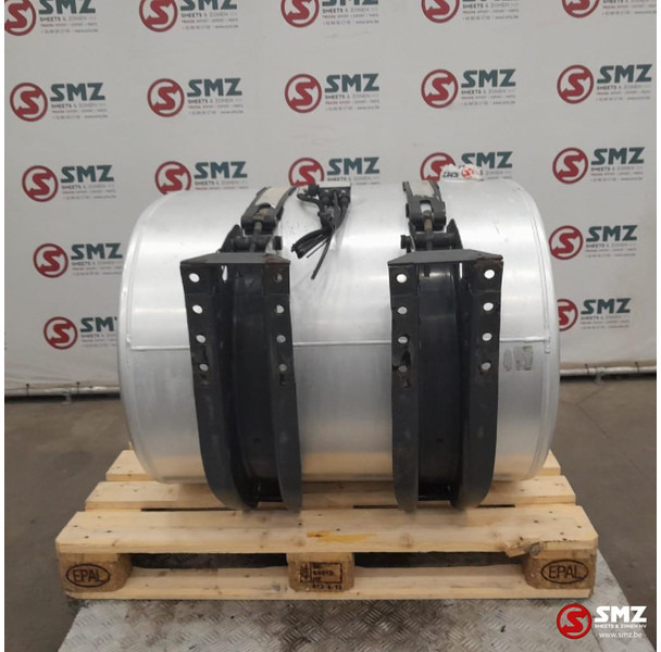 Renault Occ brandstoftank 360L + brandstofniveausensor Ren - Rezervor combustibil pentru Camion: Foto 2 Renault Occ brandstoftank 360L + brandstofniveausensor Ren - Rezervor combustibil pentru Camion: Foto 2