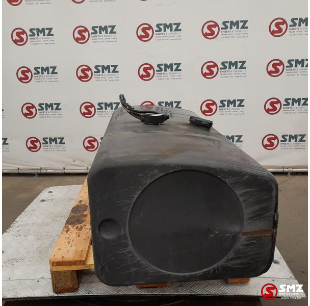 Renault Occ brandstoftank + brandstofniveusensor 310L Rena - Rezervor combustibil pentru Camion: Foto 3 Renault Occ brandstoftank + brandstofniveusensor 310L Rena - Rezervor combustibil pentru Camion: Foto 3