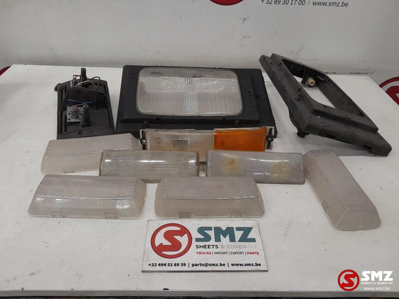 Scania Occ lot van verlichtingsafdekkingen Scania - Lumină pentru Camion: Foto 1 Scania Occ lot van verlichtingsafdekkingen Scania - Lumină pentru Camion: Foto 1
