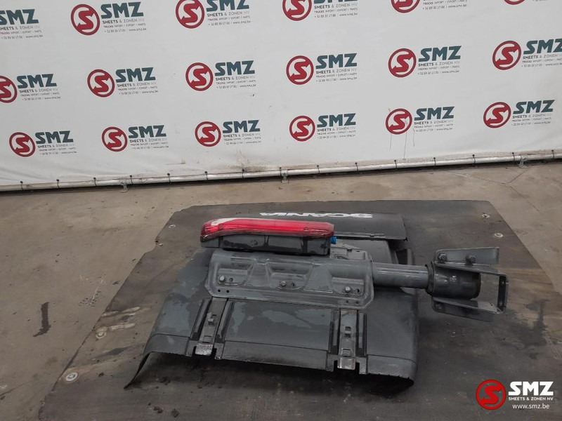 Scania Occ spatbord met steun rechtsachteraan Scania - Caroserie și exterior pentru Camion: Foto 2 Scania Occ spatbord met steun rechtsachteraan Scania - Caroserie și exterior pentru Camion: Foto 2
