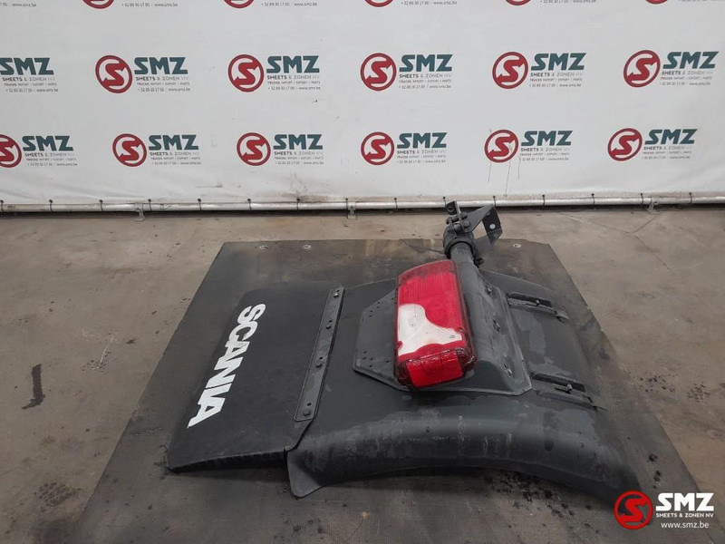 Scania Occ spatbord met steun rechtsachteraan Scania - Caroserie și exterior pentru Camion: Foto 4 Scania Occ spatbord met steun rechtsachteraan Scania - Caroserie și exterior pentru Camion: Foto 4