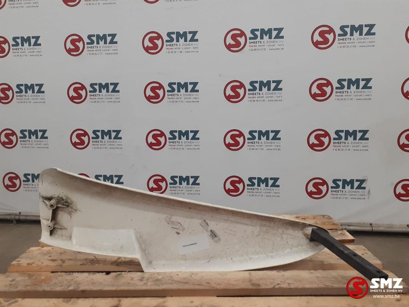 Volvo Occ zijdakspoiler rechts Volvo - Aerodinamică/ Spoiler pentru Camion: Foto 2 Volvo Occ zijdakspoiler rechts Volvo - Aerodinamică/ Spoiler pentru Camion: Foto 2