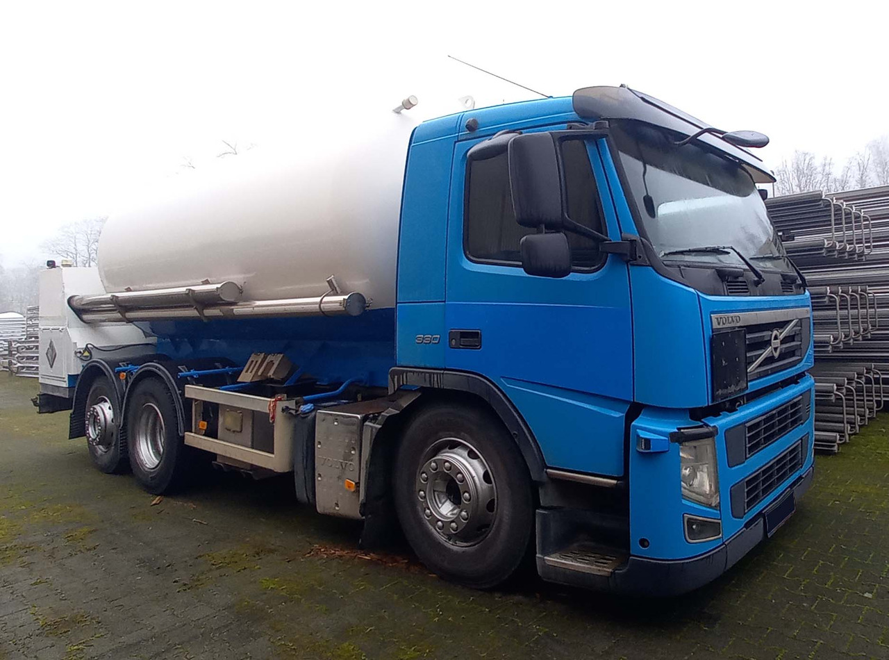VOLVO Gas, oxygen, argon, nitrogen, cryogenic tank truck - Camion cisternă: Foto 2 VOLVO Gas, oxygen, argon, nitrogen, cryogenic tank truck - Camion cisternă: Foto 2