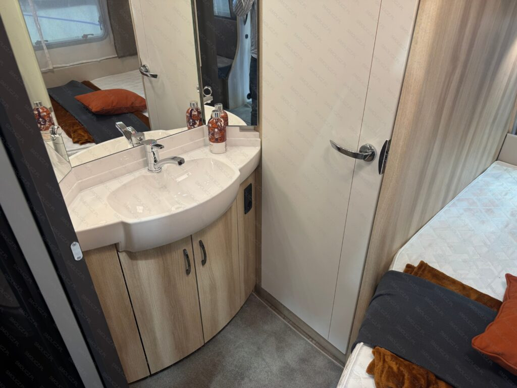 DE LUXE 460 UFe - Rulotă: Foto 5 DE LUXE 460 UFe - Rulotă: Foto 5