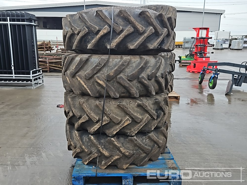 15.5/80-24 Tyre (4 of) - Anvelopă: Foto 3 15.5/80-24 Tyre (4 of) - Anvelopă: Foto 3