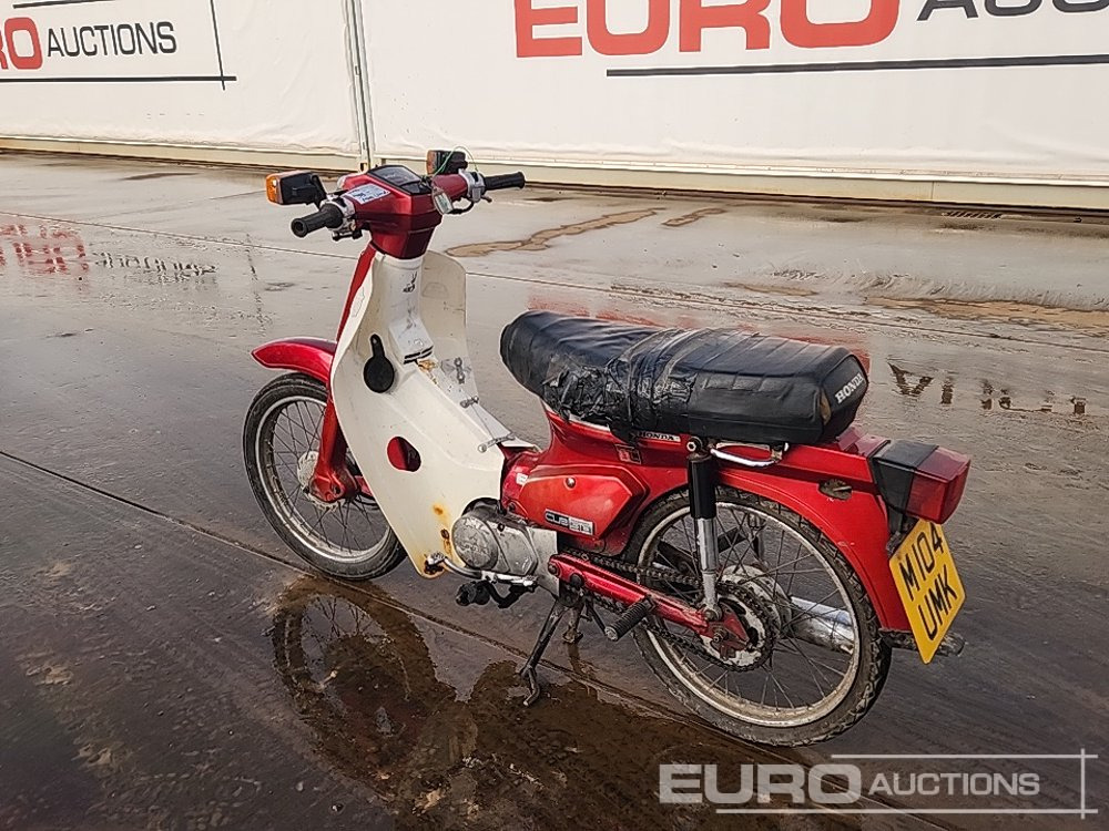 1995 Honda Cub 90 Moped (Category C Insurance Loss) (Mileage Cannot be Verified) - Motocicletă: Foto 3 1995 Honda Cub 90 Moped (Category C Insurance Loss) (Mileage Cannot be Verified) - Motocicletă: Foto 3