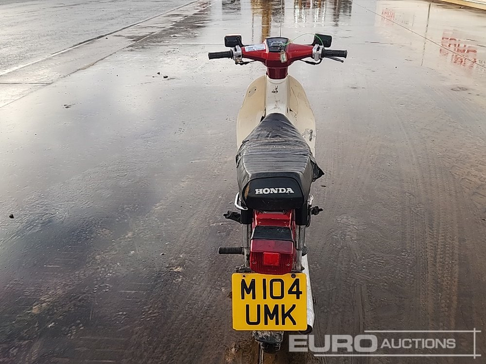 1995 Honda Cub 90 Moped (Category C Insurance Loss) (Mileage Cannot be Verified) - Motocicletă: Foto 4 1995 Honda Cub 90 Moped (Category C Insurance Loss) (Mileage Cannot be Verified) - Motocicletă: Foto 4