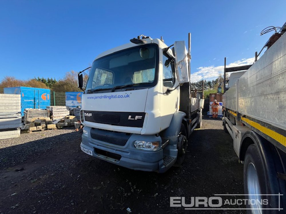 2004 DAF LF55.220 18 - Camion basculantă: Foto 1 2004 DAF LF55.220 18 - Camion basculantă: Foto 1