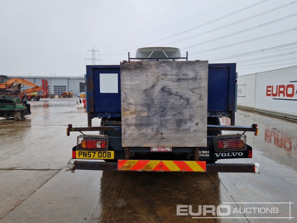 2007 Volvo FL240 - Camion platformă: Foto 4 2007 Volvo FL240 - Camion platformă: Foto 4