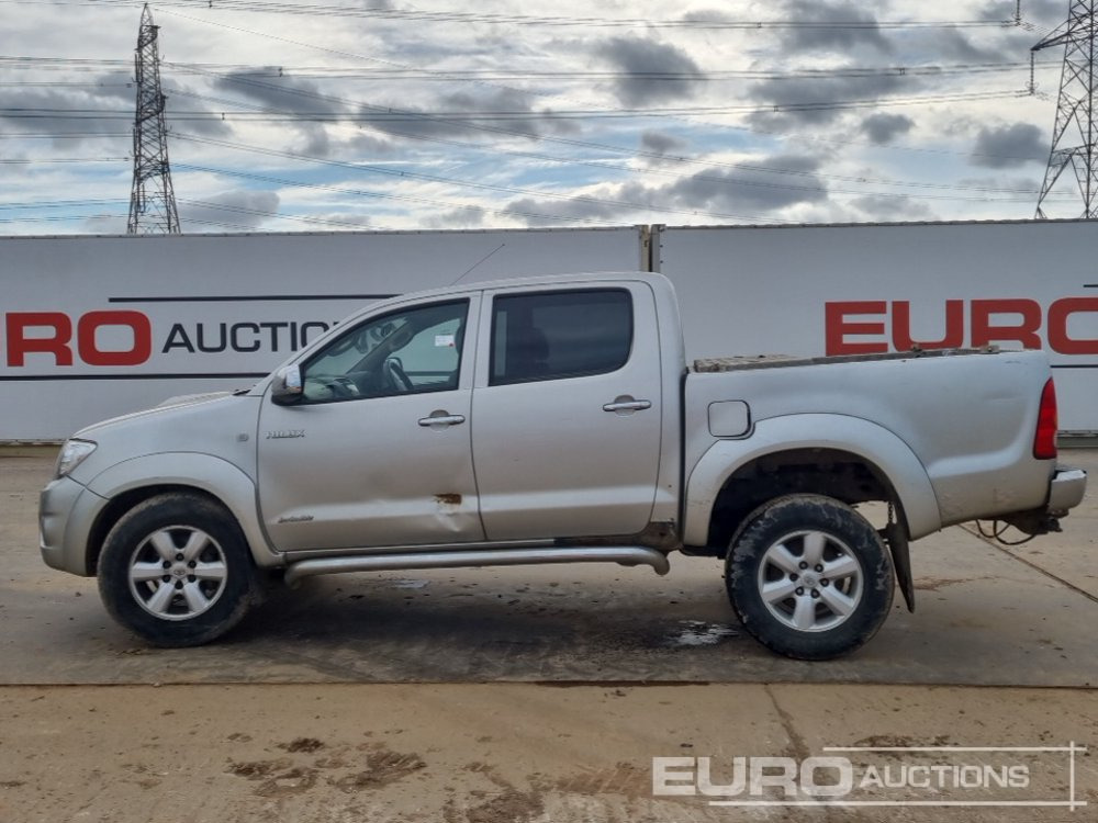 2010 Toyota Hilux Invincible - Pick-up: Foto 3 2010 Toyota Hilux Invincible - Pick-up: Foto 3
