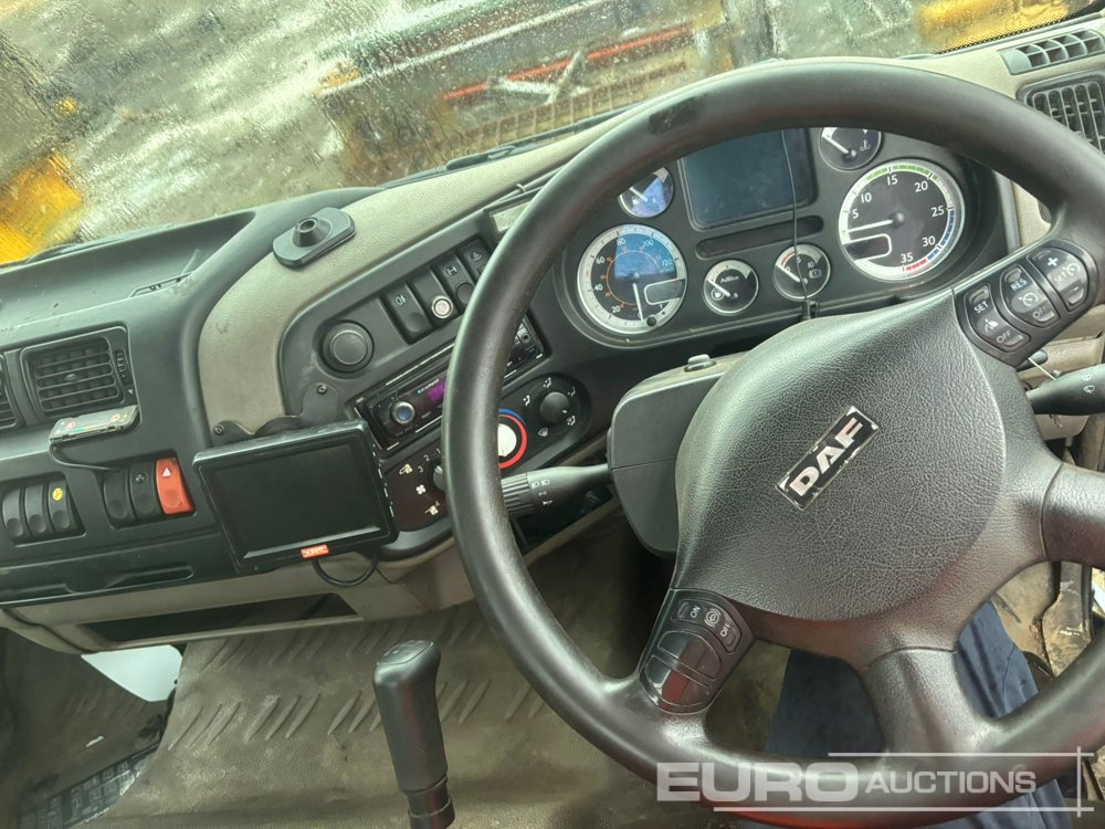 2011 DAF LF55-220 - Camion platformă: Foto 4 2011 DAF LF55-220 - Camion platformă: Foto 4