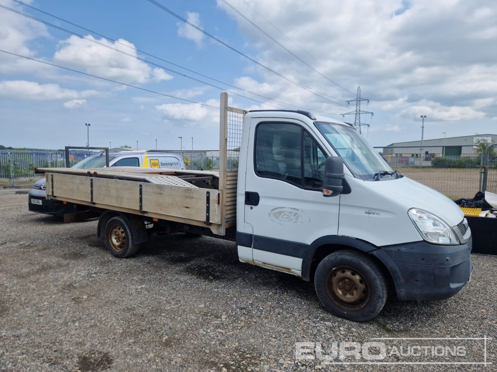 2011 Iveco 35S11 - Camion platformă: Foto 3 2011 Iveco 35S11 - Camion platformă: Foto 3