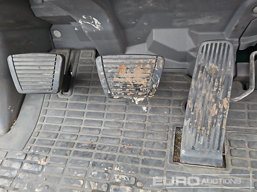 Motostivuitor 2012 Mitsubishi FG25N: Foto 30