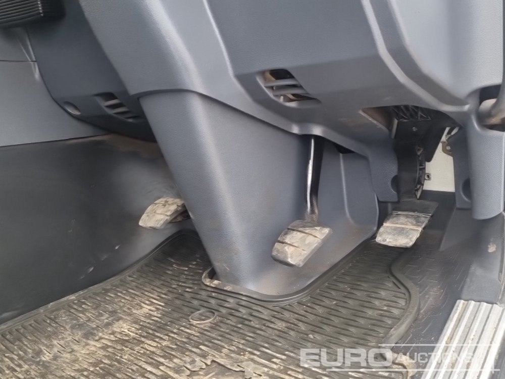Camion cisternă 2013 Scania P230: Foto 40