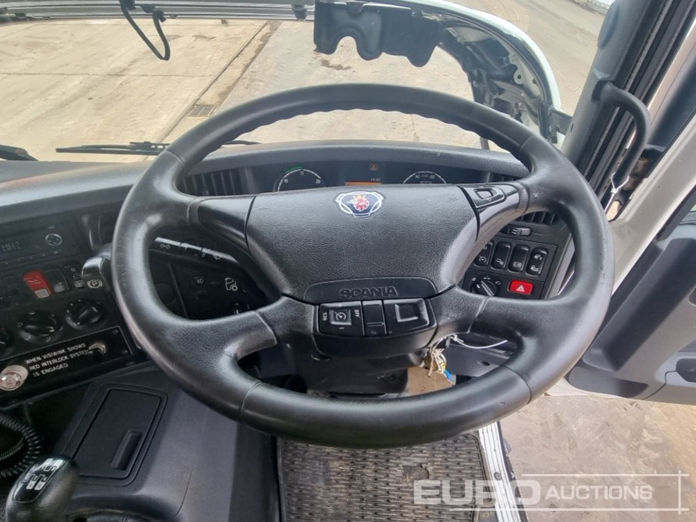 Camion cisternă 2013 Scania P230: Foto 48