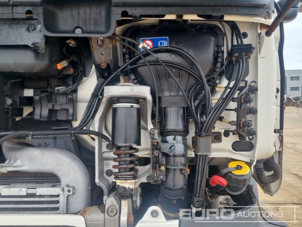 Camion cisternă 2013 Scania P230: Foto 34