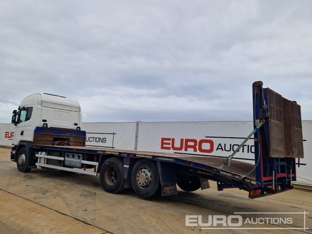 2014 Scania 6x2 Rear Lift Beavertail Plant Lorry, Auto Gearbox, Cruise Control, A/C, Winch, Hydraulic Fliptoe Ramp (HPI Export Marker - UK Registration Documents Are Not Available) - Camion platformă: Foto 3 2014 Scania 6x2 Rear Lift Beavertail Plant Lorry, Auto Gearbox, Cruise Control, A/C, Winch, Hydraulic Fliptoe Ramp (HPI Export Marker - UK Registration Documents Are Not Available) - Camion platformă: Foto 3