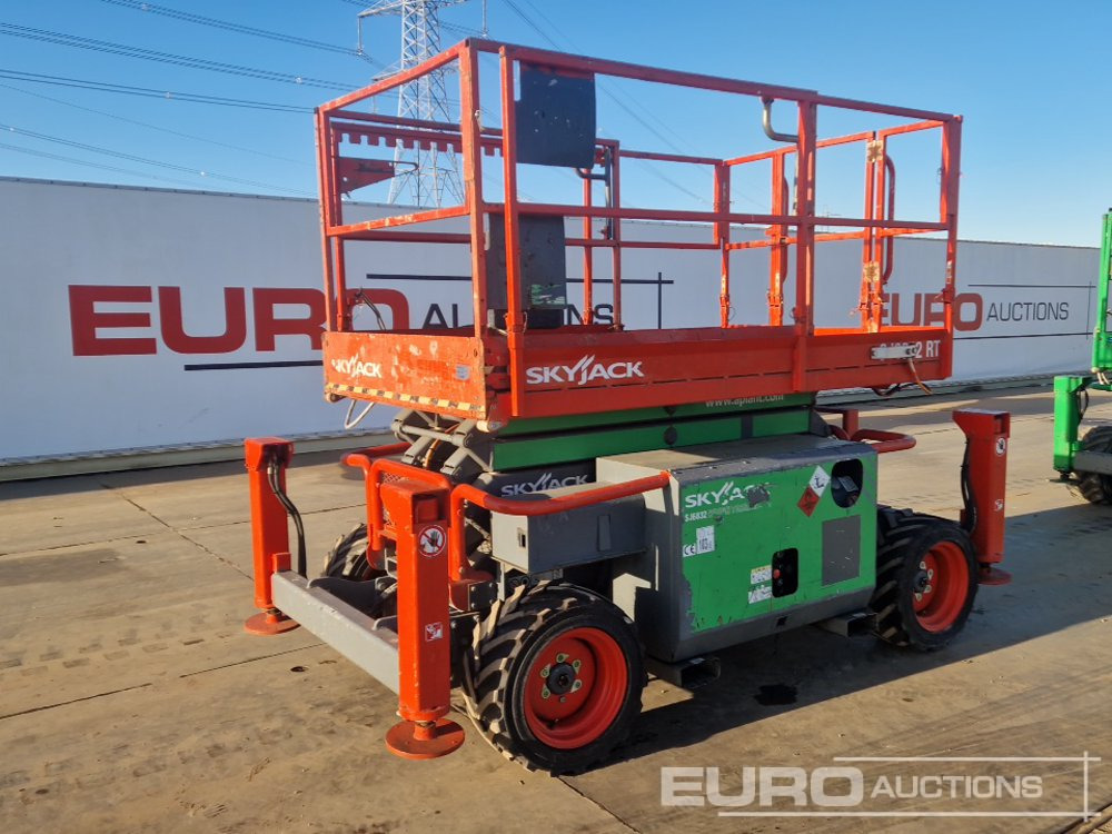 2014 SkyJack SJ6832RT - Autopropulsată platformă: Foto 1 2014 SkyJack SJ6832RT - Autopropulsată platformă: Foto 1