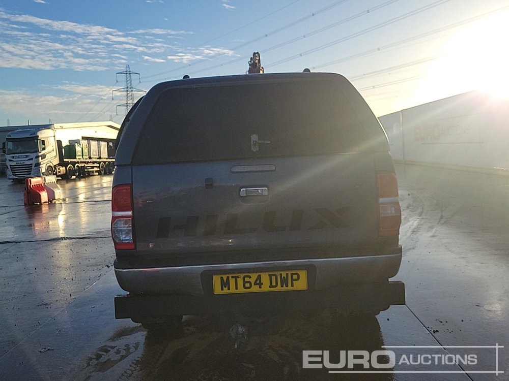 2014 Toyota Hilux - Pick-up: Foto 4 2014 Toyota Hilux - Pick-up: Foto 4