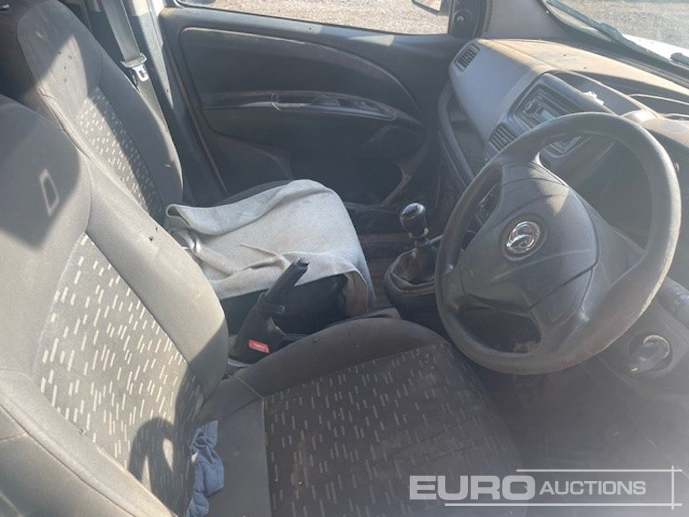 2015 Vauxhall Combo CDTI - Autoutilitară compactă, Autoutilitară cabină dublă: Foto 5 2015 Vauxhall Combo CDTI - Autoutilitară compactă, Autoutilitară cabină dublă: Foto 5