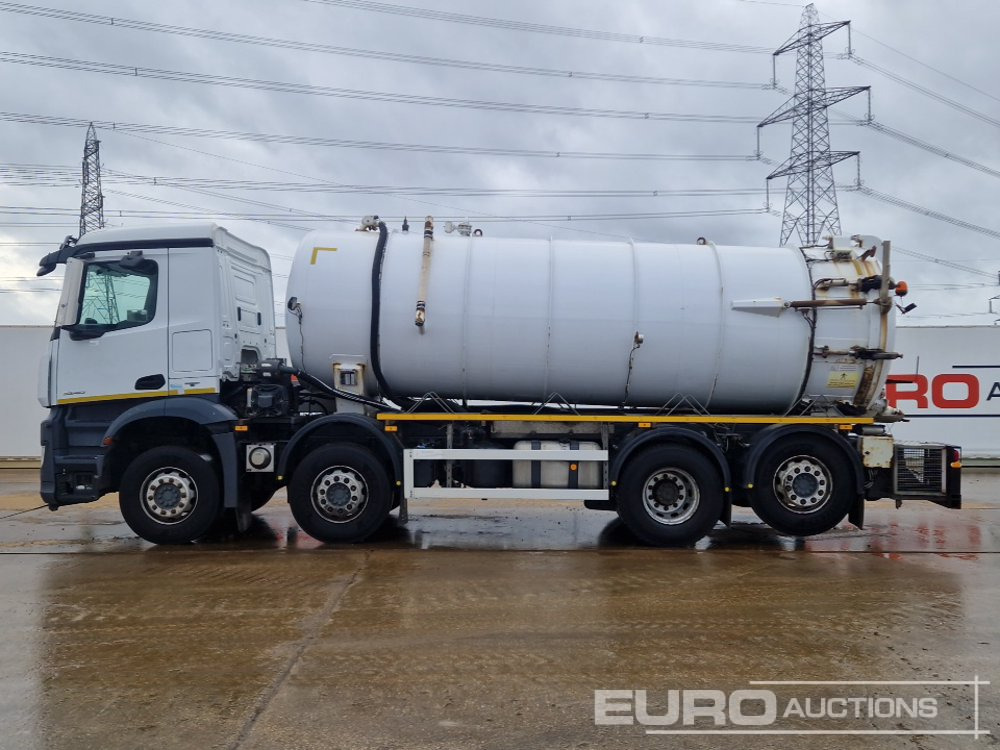 2017 Mercedes Arocs 3240 - Camion cisternă: Foto 2 2017 Mercedes Arocs 3240 - Camion cisternă: Foto 2