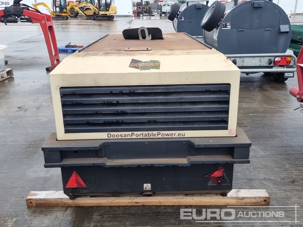 2019 Doosan 7/73-10/53 250CFM - Compresor de aer: Foto 4 2019 Doosan 7/73-10/53 250CFM - Compresor de aer: Foto 4