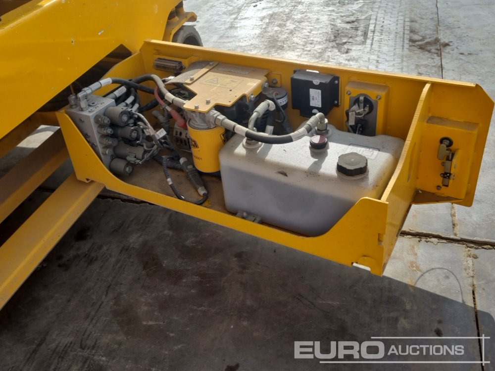 Autopropulsată platformă 2019 JCB S3246E: Foto 16