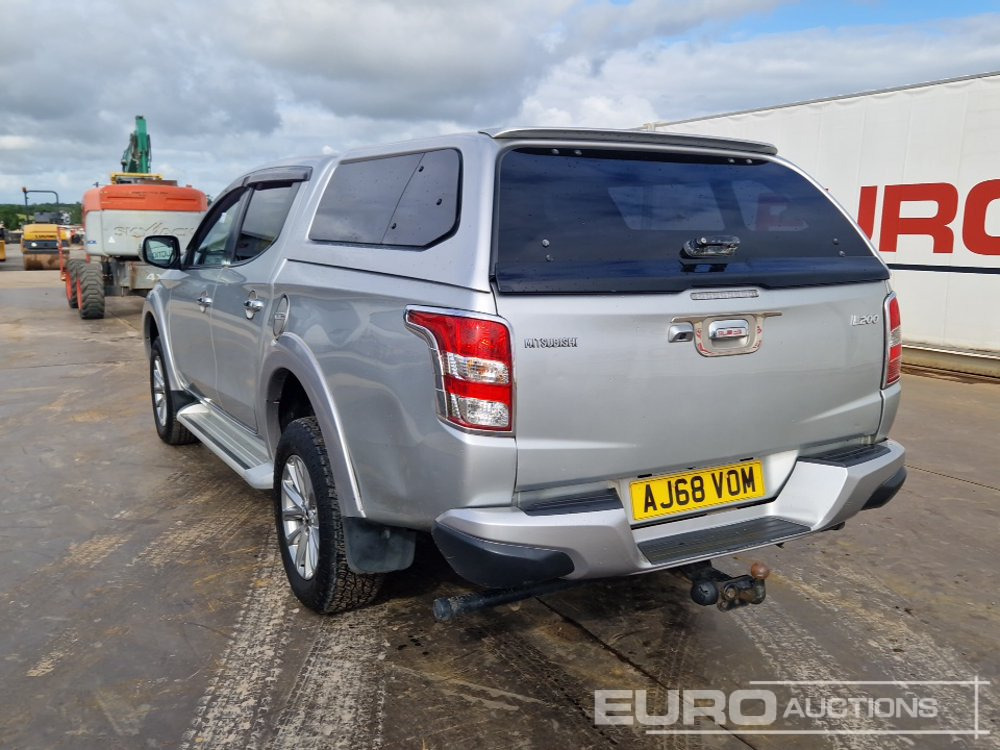 2019 Mitsubishi L200 Barbarian - Pick-up: Foto 3 2019 Mitsubishi L200 Barbarian - Pick-up: Foto 3