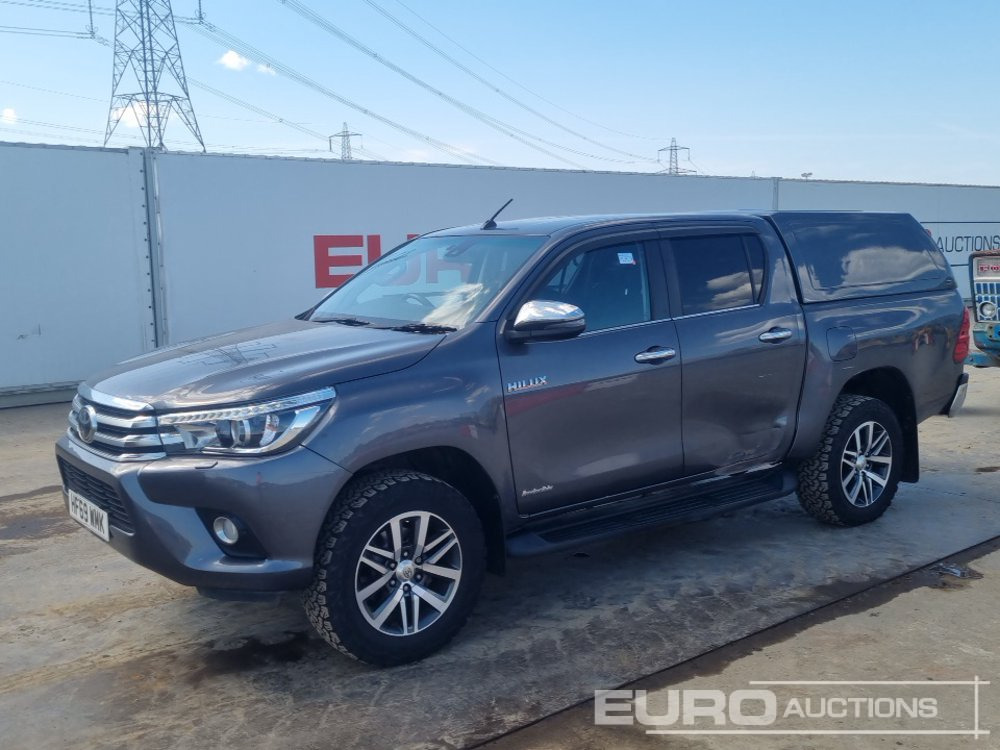 2019 Toyota Hilux Invincible X - Pick-up: Foto 1 2019 Toyota Hilux Invincible X - Pick-up: Foto 1