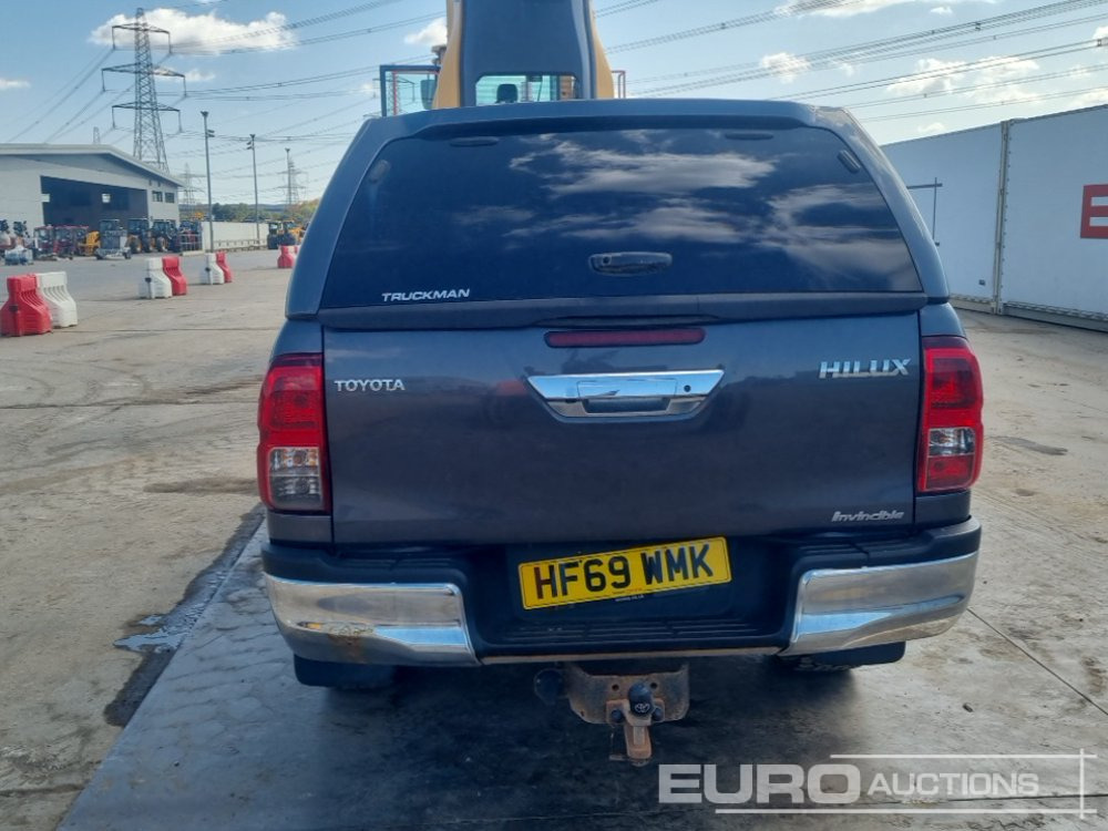 2019 Toyota Hilux Invincible X - Pick-up: Foto 4 2019 Toyota Hilux Invincible X - Pick-up: Foto 4