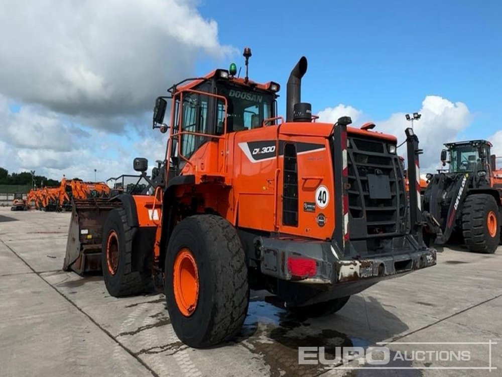 2020 Doosan DL300-5 - Încărcător frontal pe pneuri: Foto 3 2020 Doosan DL300-5 - Încărcător frontal pe pneuri: Foto 3