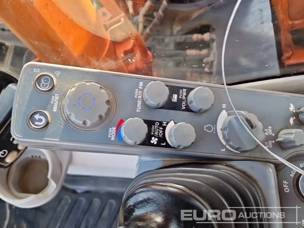 Excavator pe şenile 2020 Hitachi ZX130LCN-6: Foto 49