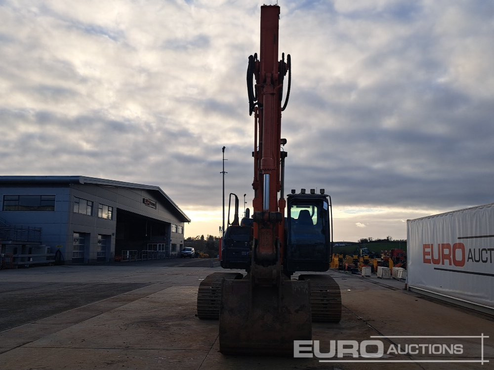 Excavator pe şenile 2020 Hitachi ZX210LC-6: Foto 8 Excavator pe şenile 2020 Hitachi ZX210LC-6: Foto 8