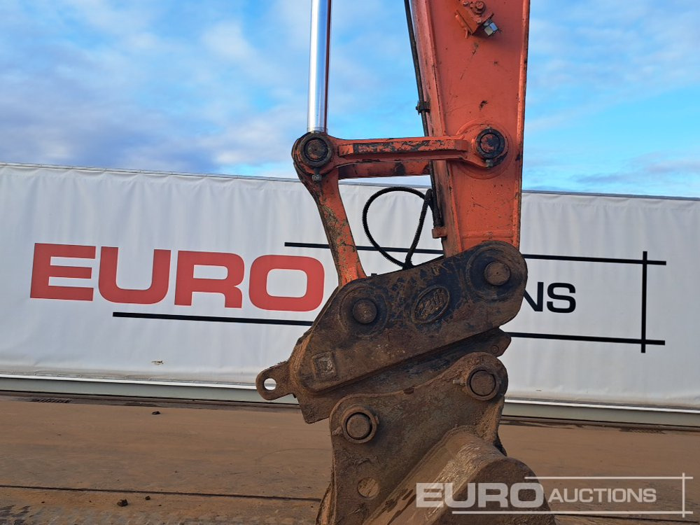 Excavator pe şenile 2020 Hitachi ZX210LC-6: Foto 10 Excavator pe şenile 2020 Hitachi ZX210LC-6: Foto 10