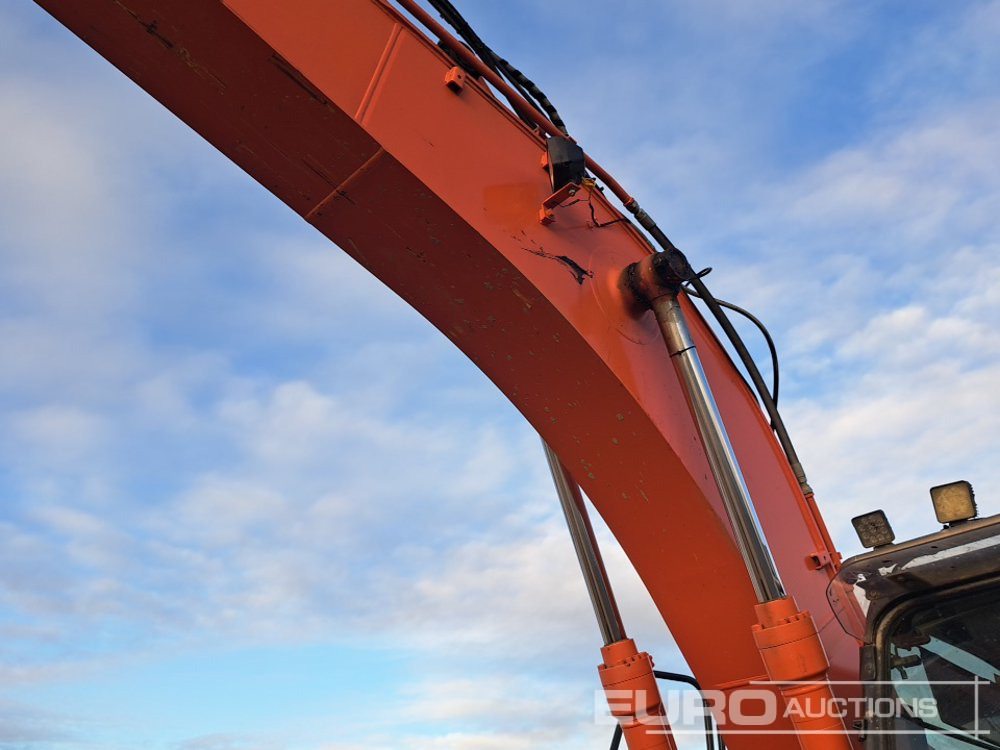 Excavator pe şenile 2020 Hitachi ZX210LC-6: Foto 14 Excavator pe şenile 2020 Hitachi ZX210LC-6: Foto 14