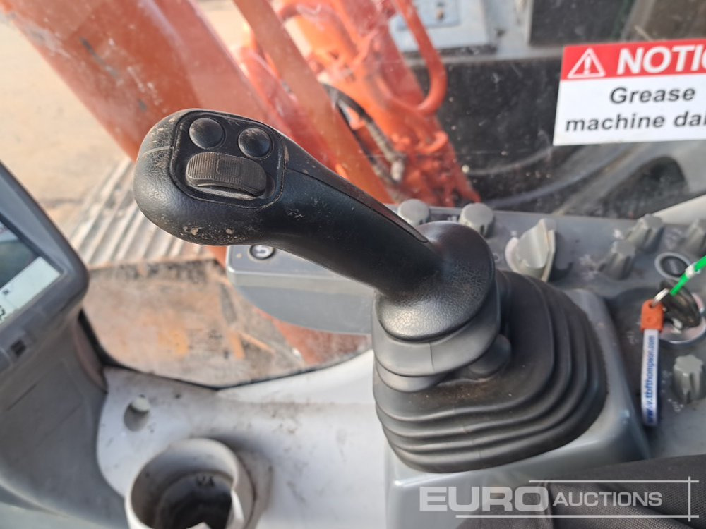 Excavator pe şenile 2020 Hitachi ZX210LC-6: Foto 32 Excavator pe şenile 2020 Hitachi ZX210LC-6: Foto 32