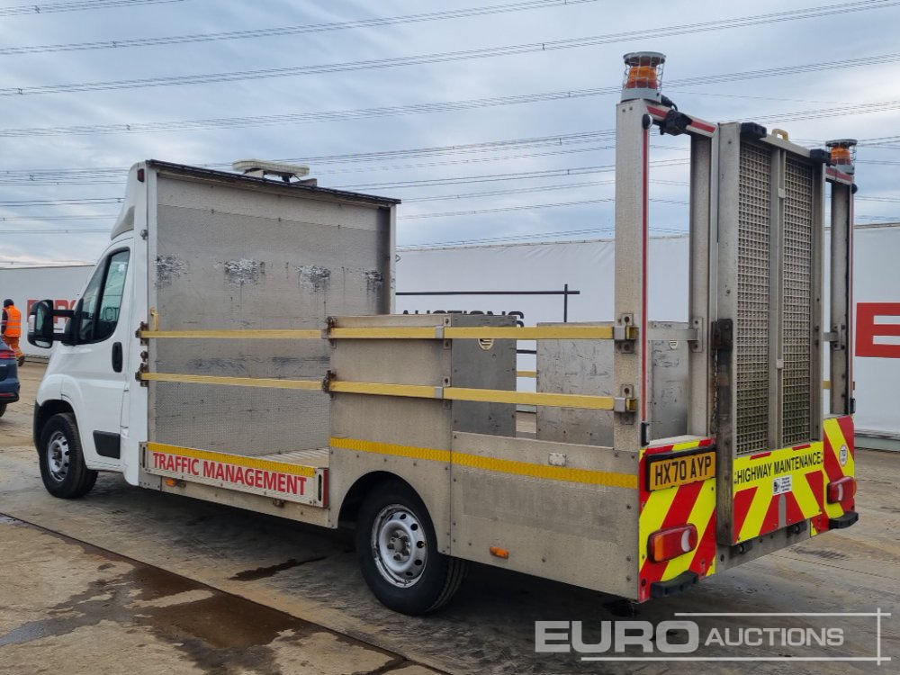 2020 Peugeot Boxer 335 - Autoutilitară cu platformă: Foto 3 2020 Peugeot Boxer 335 - Autoutilitară cu platformă: Foto 3